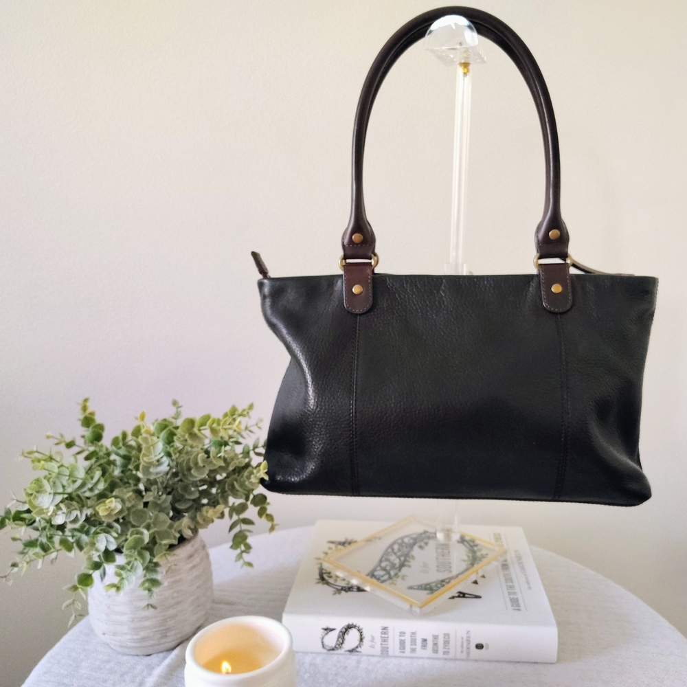 Ellington Black Leather Shoulder Bag